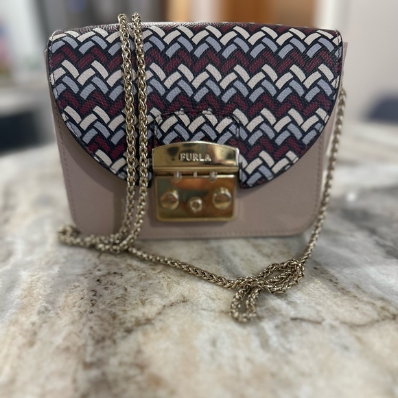 Furla Handbags - EUC rare design Furla Metropolis crossbody bag leather